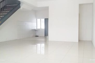 [PRIVACY][BIG BUILT UP] Double Storey Terrace