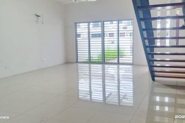 [PRIVACY][BIG BUILT UP] Double Storey Terrace