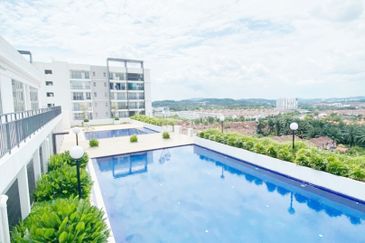 Puncak Hijauan (Hijauan Heights)