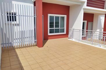 [FREEHOLD] TERES 2 TINGKAT TAMAN WARISAN VILLA