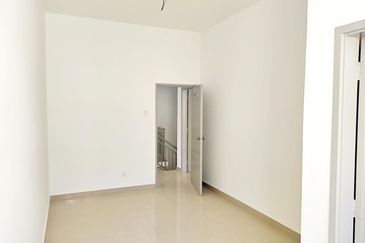 [FREEHOLD] TERES 2 TINGKAT TAMAN WARISAN VILLA