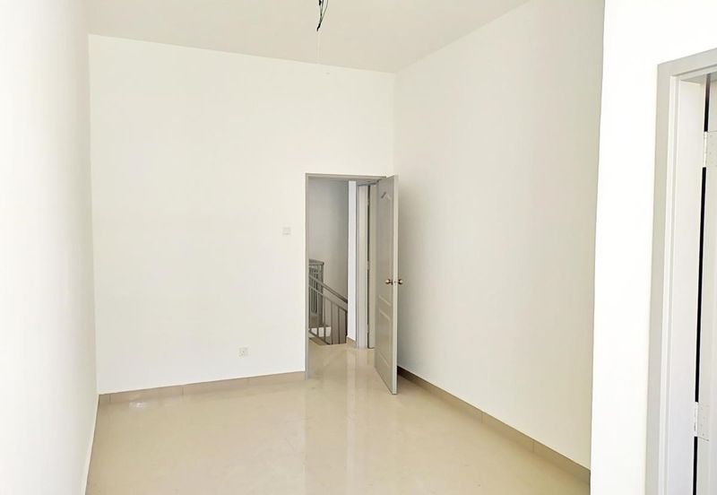 [FREEHOLD] TERES 2 TINGKAT TAMAN WARISAN VILLA