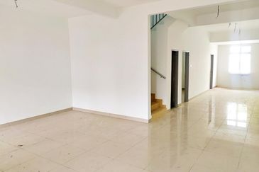 [FREEHOLD] TERES 2 TINGKAT TAMAN WARISAN VILLA