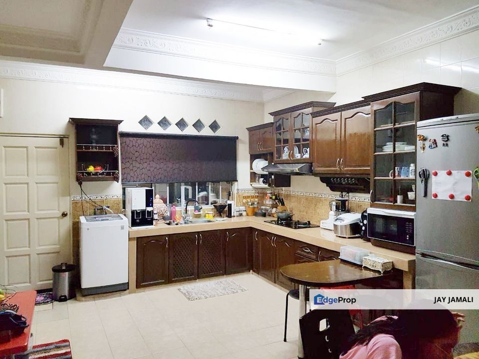 [FREEHOLD][EXTENDED]2 Storey End Lot Puchong Utama, Selangor, Puchong