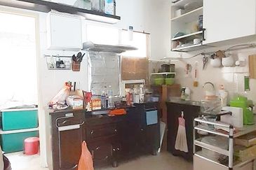 Residensi Warnasari 1