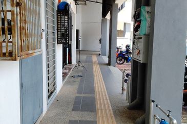 DOUBLE STOREY SHOP LOT CYBERJAYA FOR SALE