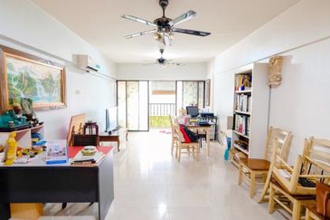 Anjung Hijau (Greenfield Apartment)