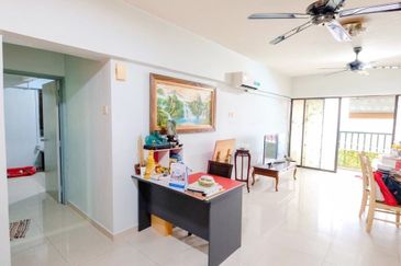 Anjung Hijau (Greenfield Apartment)