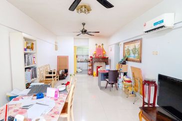 Anjung Hijau (Greenfield Apartment)