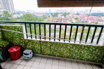 Anjung Hijau (Greenfield Apartment)