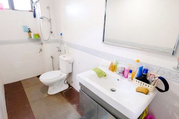 Anjung Hijau (Greenfield Apartment)