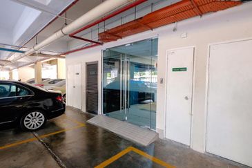 Anjung Hijau (Greenfield Apartment)