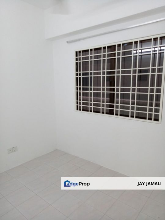 FACING POOL|GOOD CONDITION| VISTA CONDO PUCHONG, Selangor, Puchong