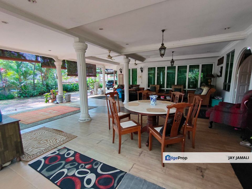 LARGE LAND SIZE|9 BEDROOM|BUNGALOW SHAH ALAM, Selangor, Shah Alam