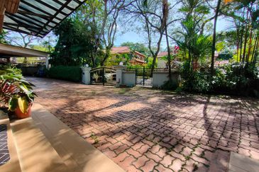 Seksyen 11, Shah Alam