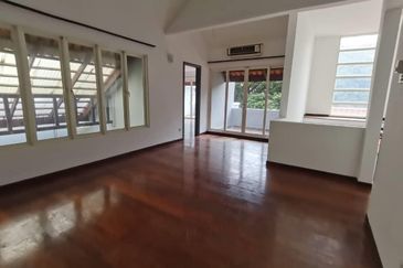 EXTRA LAND|FREEHOLD 2 STY SEMI D JALAN JENDELA