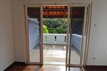 EXTRA LAND|FREEHOLD 2 STY SEMI D JALAN JENDELA