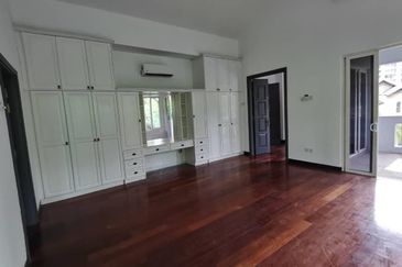 EXTRA LAND|FREEHOLD 2 STY SEMI D JALAN JENDELA