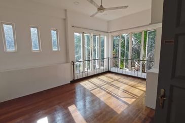 EXTRA LAND|FREEHOLD 2 STY SEMI D JALAN JENDELA