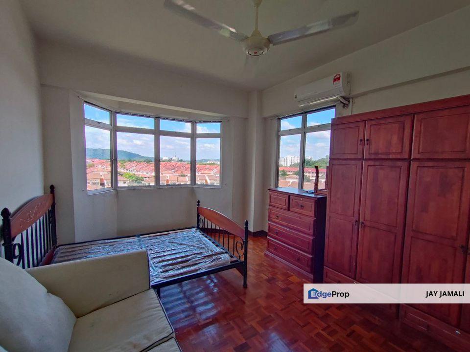 CORNER UNIT|FACING POOL|VISTA SERI PUTRA BANGI, Selangor, Bangi