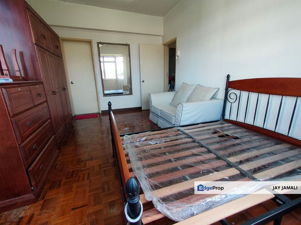 CORNER UNIT|FACING POOL|VISTA SERI PUTRA BANGI, Selangor, Bangi