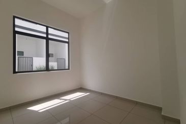 NEW UNIT|SEMI D| Avenham Garden Puncak Alam
