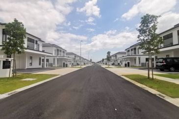 NEW UNIT|SEMI D| Avenham Garden Puncak Alam