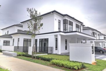 CORNER LOT|NEW UNIT | AVENHAM GARDEN PUNCAK ALAM 