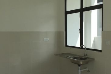 CORNER LOT|NEW UNIT | AVENHAM GARDEN PUNCAK ALAM 