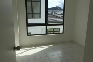 CORNER LOT|NEW UNIT | AVENHAM GARDEN PUNCAK ALAM 