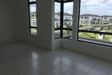 CORNER LOT|NEW UNIT | AVENHAM GARDEN PUNCAK ALAM 