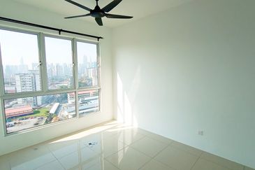 NEW UNIT|POOL VIEW|CONDO JALAN SEMARAK KL