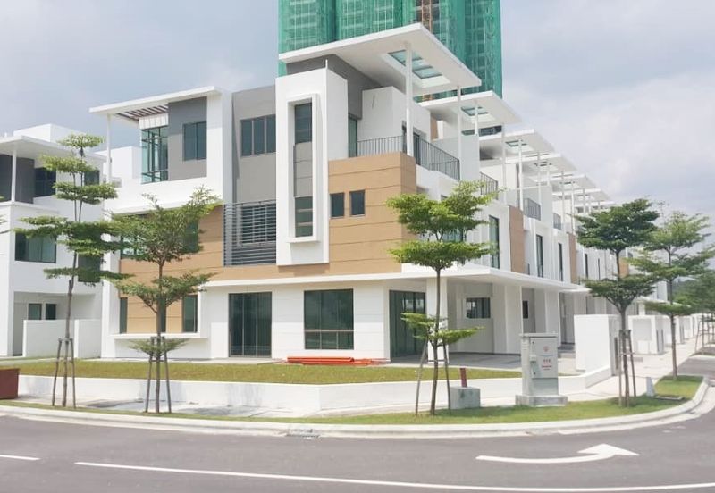 Lake Point Residence