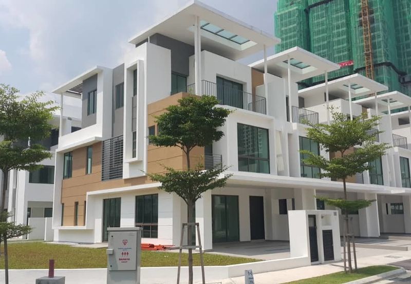 Lake Point Residence