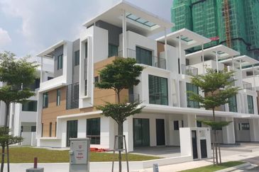 Lake Point Residence