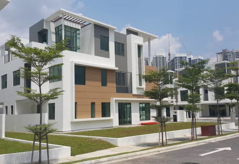 Lake Point Residence