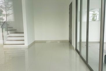 Lake Point Residence