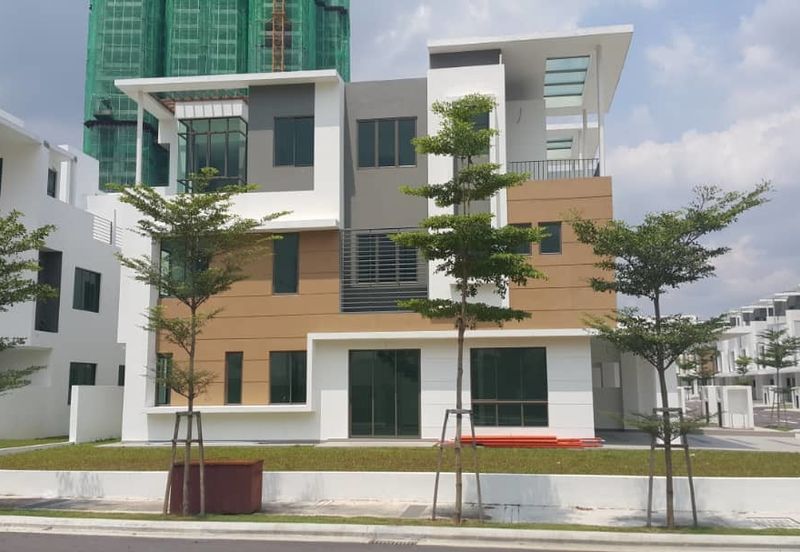 Lake Point Residence