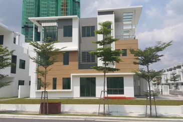 Lake Point Residence