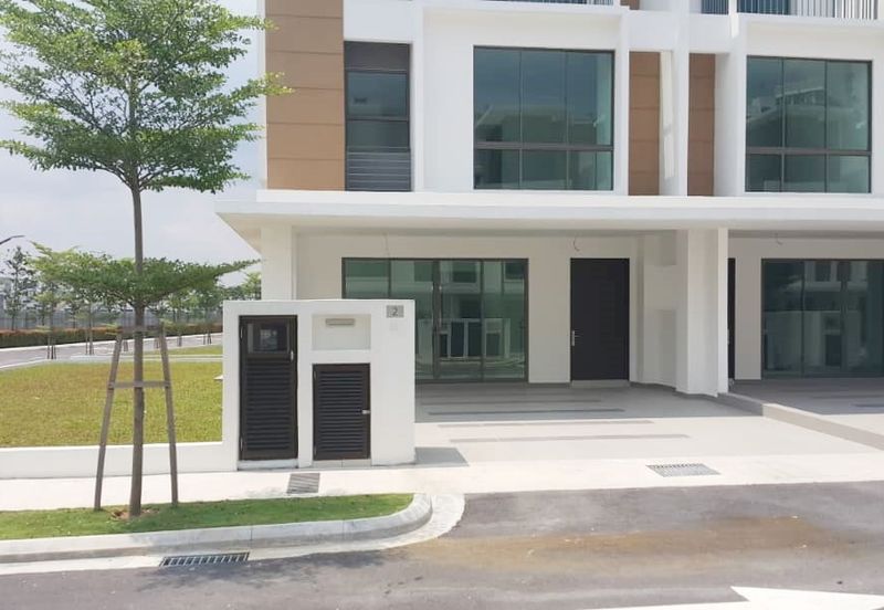 Lake Point Residence