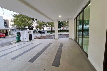 Lake Point Residence