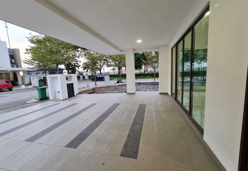 Lake Point Residence