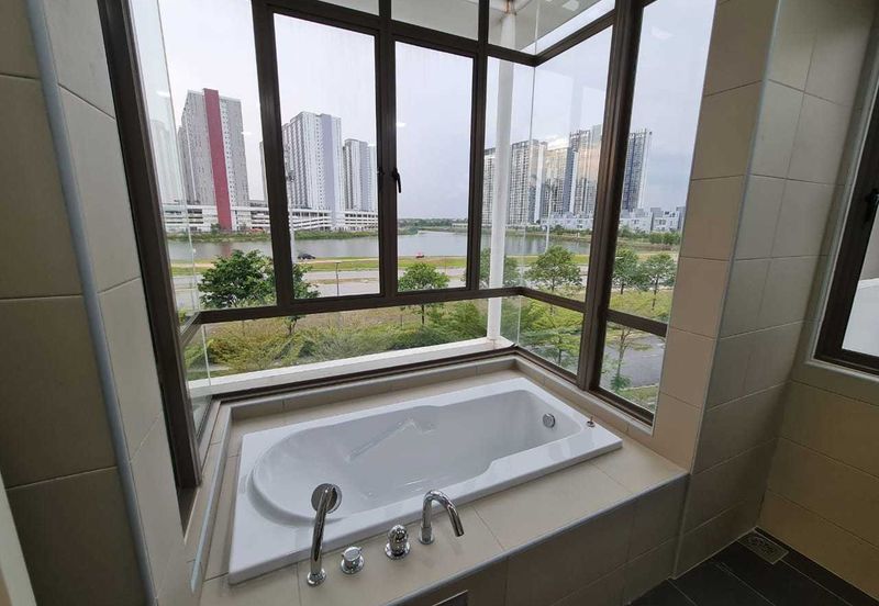 Lake Point Residence