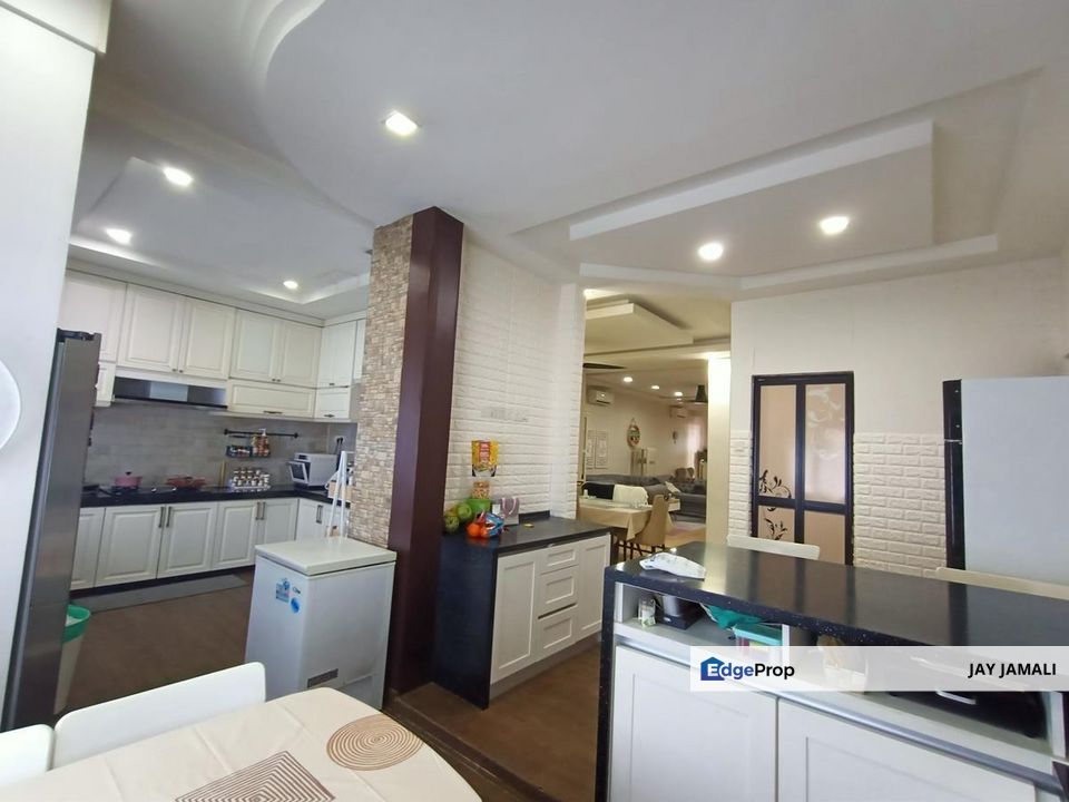 RENOVATED|BIG BUILT UP|DOUBLE STOREY SEKSYEN 13 SHAH ALAM FOR SALE, Selangor, Shah Alam