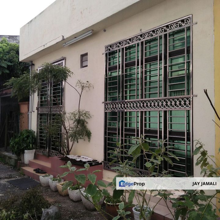 RENOVATED HOUSE|GOOD NEIGHBOURHOOD|DOUBLE STOREY SEKSYEN 8 BANDAR BARU BANGI KAJANG, Selangor, Bangi