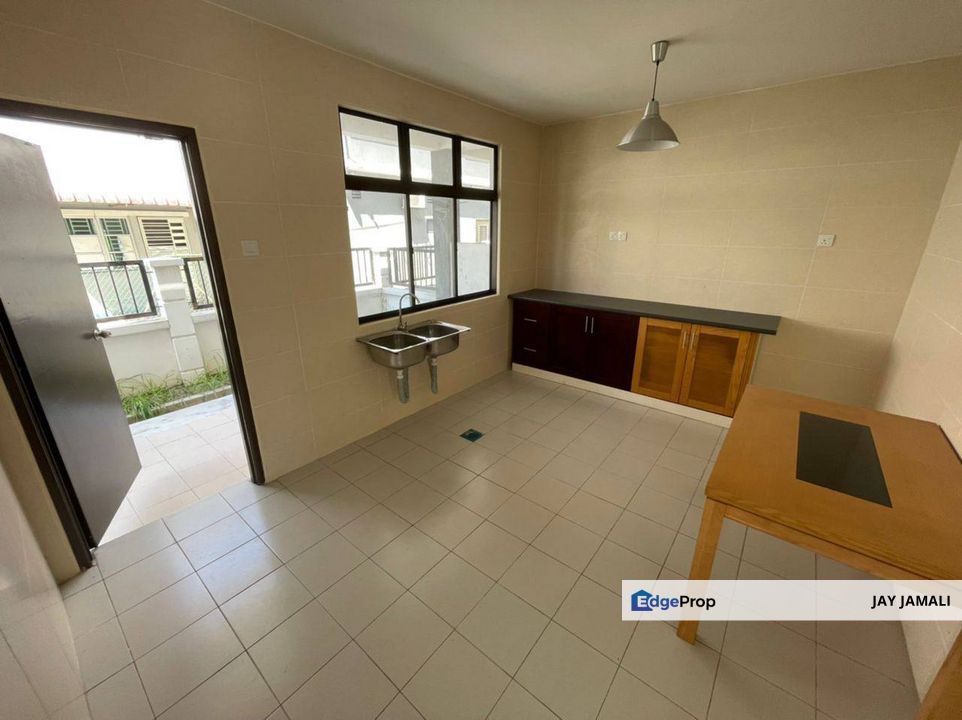 FACING OPEN|FREEHOLD|BIG BUILT UP DOUBLE STOREY SEMI-D TAMAN BINTANG MAS DENGKIL , Selangor, Dengkil