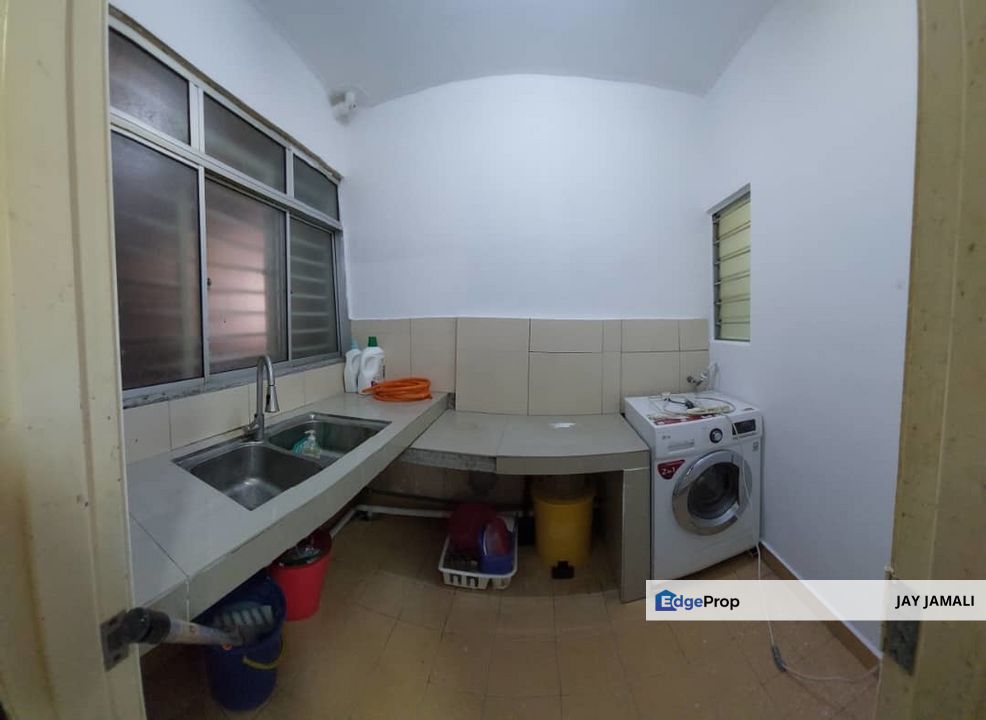 |FREEHOLD|POOL VIEW|UNIT LUAS| Aman Height Condominium, Seri Kembangan, Selangor, Selangor, Seri Kembangan