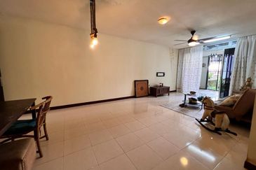 BELOW MARKET VALUE|BERBALOI|GROUND FLOOR DUPLEX CYBERIA TOWNVILLA