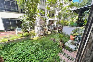 BELOW MARKET VALUE|BERBALOI|GROUND FLOOR DUPLEX CYBERIA TOWNVILLA