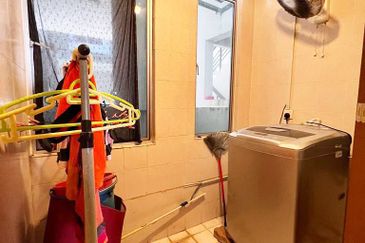 BELOW MARKET VALUE|BERBALOI|GROUND FLOOR DUPLEX CYBERIA TOWNVILLA